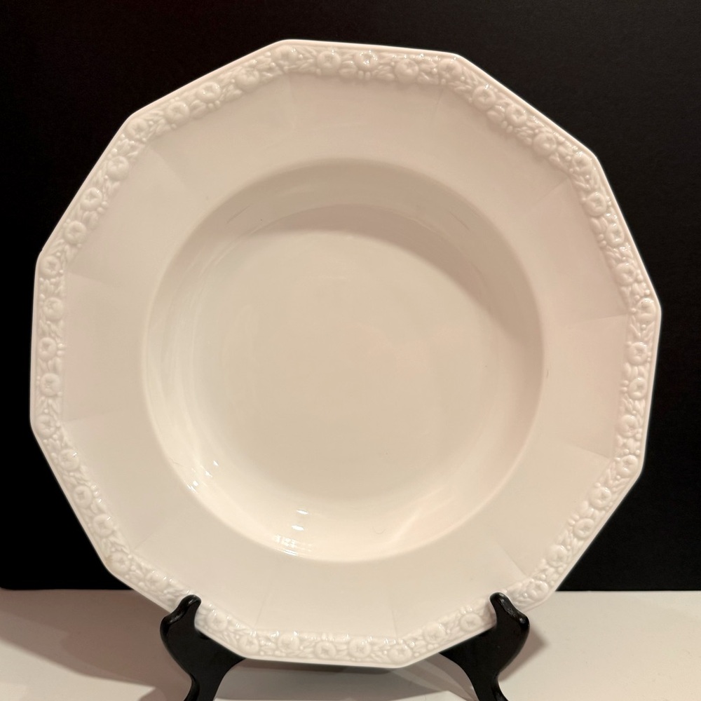 Rosenthal Maria White 12 Sided 12 Inch Pasta Serving Bowl